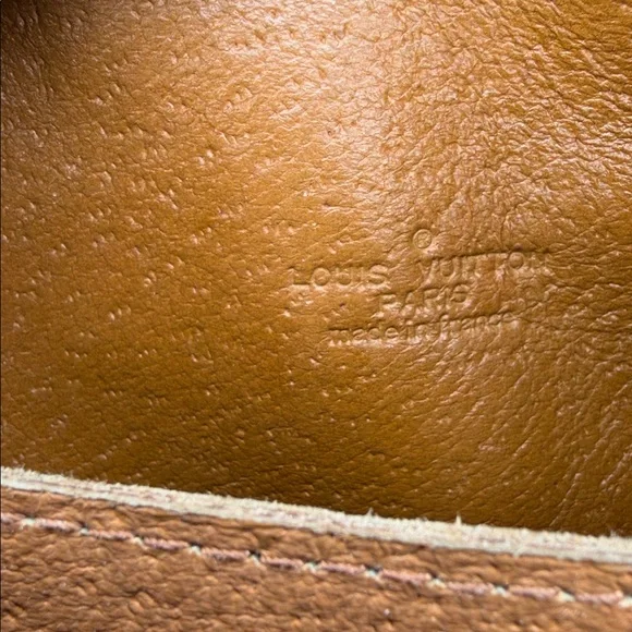 Louis Vuitton vintage Crossbody bag adjustable strap good used condition - Picture 16 of 16